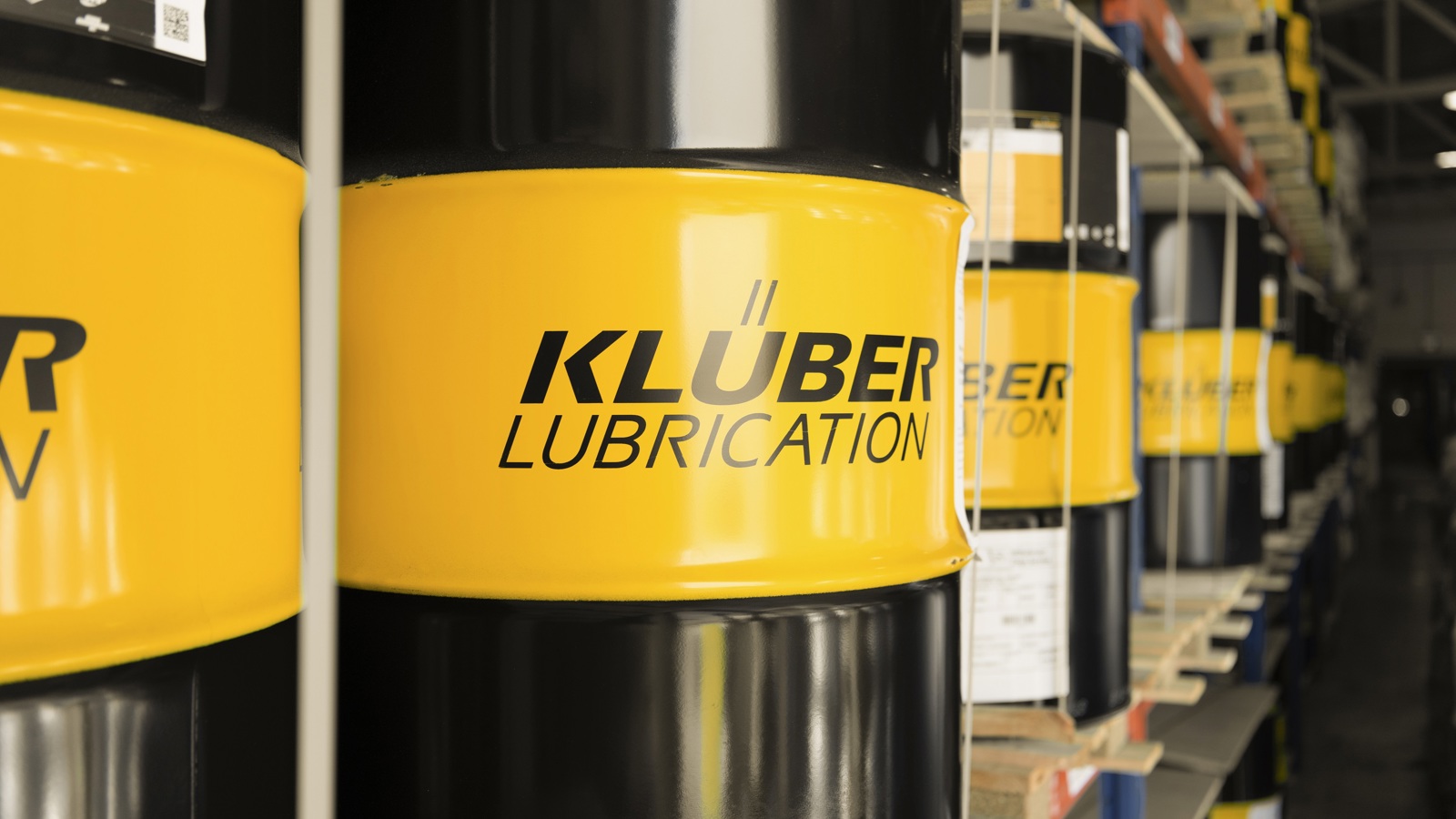 Kluber on warehouse shelf_LR Kluber on warehouse shelf_LR