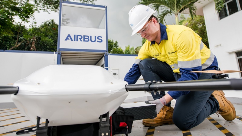 1600 X 900 Drone - parcel loading 1600 X 900 Drone - parcel loading