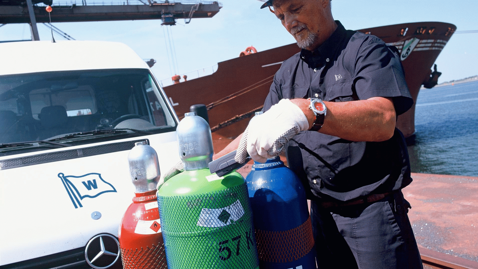 cylinder_delivery_compressed cylinder_delivery_compressed